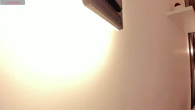 Snapshot of emma_alice_ chatting on November 20, 2025, 12:06 pm emma alice online show from November 20, 2025, 12:06 pm