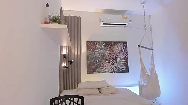 Snapshot of emma_alice_ chatting on February 5, 2026, 11:06 am emma alice online show from February 5, 2026, 11:06 am