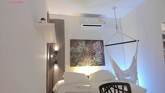 Snapshot of emma_alice_ chatting on November 28, 2025, 12:16 pm emma alice online show from November 28, 2025, 12:16 pm