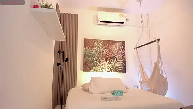 Snapshot of emma_alice_ chatting on January 7, 2026, 10:31 am emma alice online show from January 7, 2026, 10:31 am