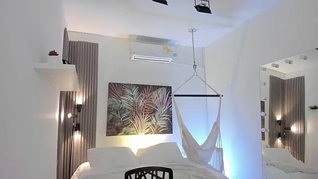 Snapshot of emma_alice_ chatting on December 1, 2025, 10:05 am emma alice online show from December 1, 2025, 10:05 am