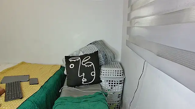 Snapshot of NaughtyKelly28 chatting on April 18, 2026, 5:54 am NaughtyKelly28 online show from April 18, 2026, 5:54 am