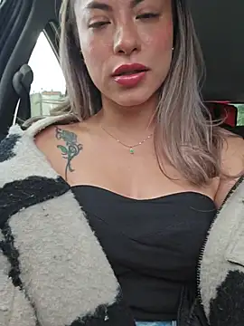 Snapshot of Karen_San_Miguel chatting on March 8, 2025, 9:08 pm Karen San Miguel online show from March 8, 2025, 9:08 pm