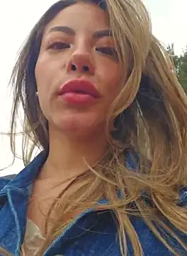 Snapshot of Karen_San_Miguel chatting on October 3, 2025, 6:42 pm Karen San Miguel online show from October 3, 2025, 6:42 pm