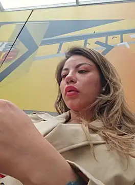 Snapshot of Karen_San_Miguel chatting on October 10, 2025, 7:04 pm Karen San Miguel online show from October 10, 2025, 7:04 pm