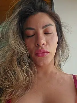 Snapshot of Karen_San_Miguel chatting on December 5, 2025, 3:21 pm Karen San Miguel online show from December 5, 2025, 3:21 pm