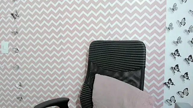 Snapshot of Amie_Adams82_ chatting on February 7, 2025, 10:41 pm Amie Adams82 online show from February 7, 2025, 10:41 pm