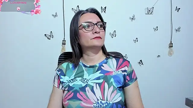 Snapshot of Amie_Adams82_ chatting on December 19, 2025, 4:20 pm Amie Adams82 online show from December 19, 2025, 4:20 pm