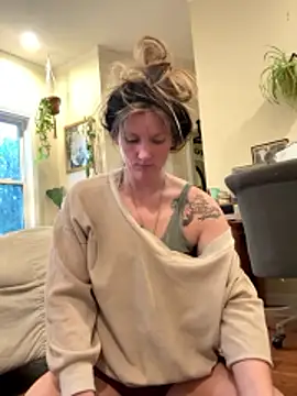 Snapshot of foreverzays chatting on December 1, 2025, 10:32 pm foreverzays online show from December 1, 2025, 10:32 pm