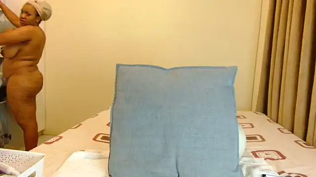 Snapshot of ALEXABOUJEE95 chatting on March 10, 2025, 3:45 am ALEXABOUJEE95 online show from March 10, 2025, 3:45 am