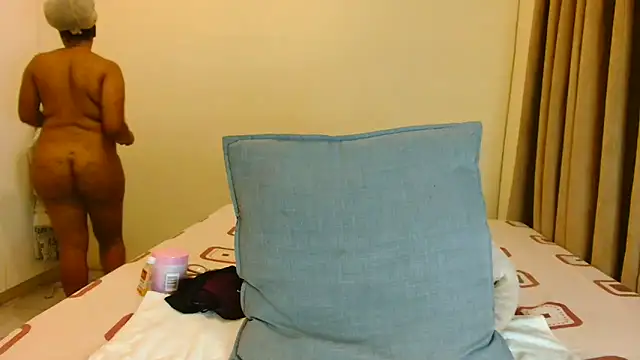 Snapshot of ALEXABOUJEE95 chatting on March 11, 2025, 4:19 am ALEXABOUJEE95 online show from March 11, 2025, 4:19 am