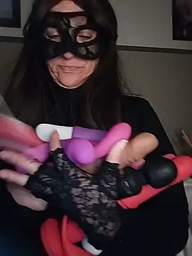 Snapshot of 23Milly chatting on March 7, 2025, 1:40 pm 23Milly online show from March 7, 2025, 1:40 pm