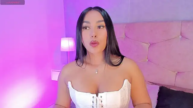 Snapshot of Cameliaa_Smiith chatting on May 24, 2026, 3:17 am Cameliaa Smiith online show from May 24, 2026, 3:17 am