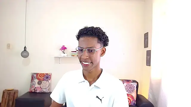 maiki18  online show from March 10, 2025, 1:43 pm