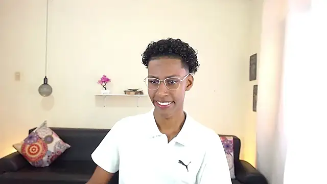 maiki18  online show from March 4, 2025, 1:49 pm