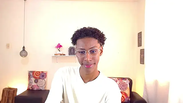 maiki18  online show from March 18, 2025, 1:44 pm