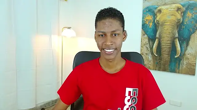 maiki18  online show from October 1, 2025, 8:35 pm