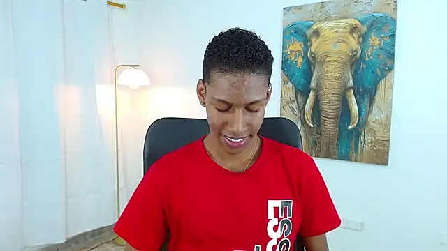 maiki18  online show from September 25, 2025, 8:37 pm