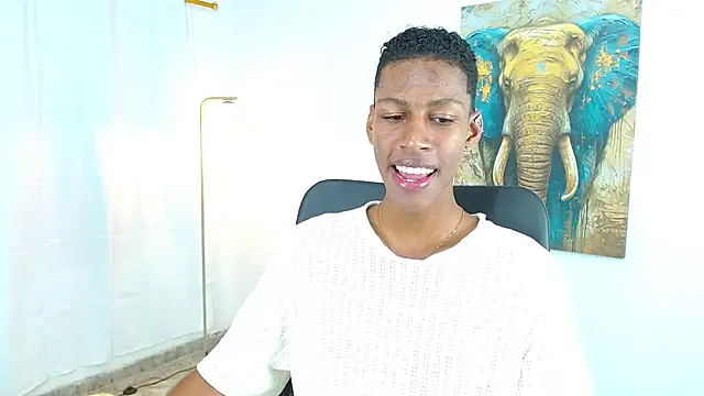 maiki18  online show from September 20, 2025, 2:00 pm