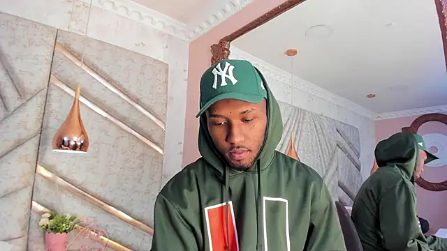 Snapshot of JamesParck chatting on March 12, 2025, 12:04 pm JamesParck online show from March 12, 2025, 12:04 pm