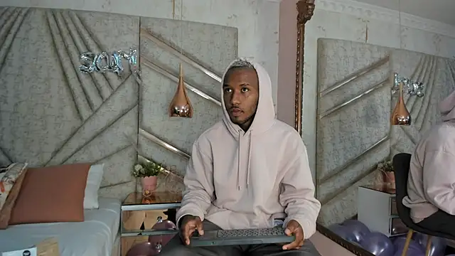 Snapshot of JamesParck chatting on February 20, 2025, 12:25 pm JamesParck online show from February 20, 2025, 12:25 pm