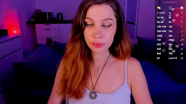 tenderdreams online show from November 23, 2025, 6:01 am