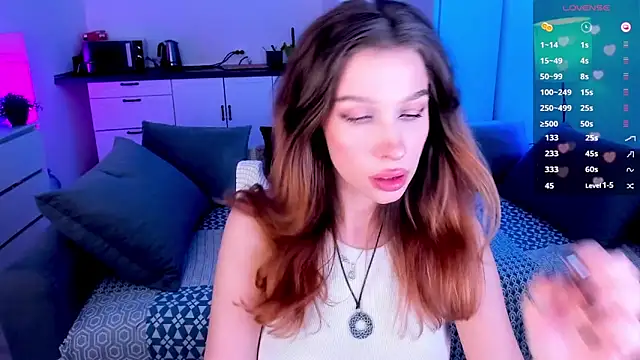 tenderdreams online show from October 29, 2025, 11:25 pm