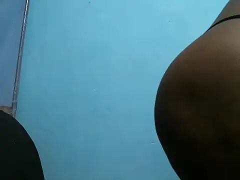 cocolicky online show from November 12, 2025, 7:51 pm