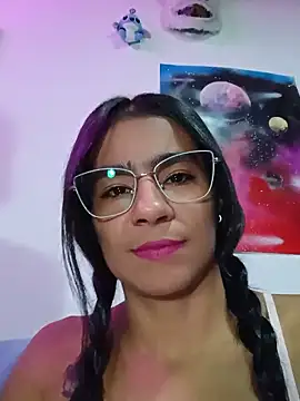 Snapshot of Leslly_ chatting on May 29, 2026, 12:11 pm Leslly online show from May 29, 2026, 12:11 pm