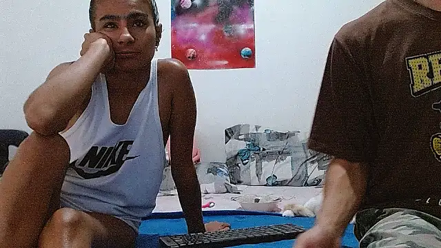 Snapshot of Leslly_ chatting on February 28, 2026, 7:24 pm Leslly online show from February 28, 2026, 7:24 pm