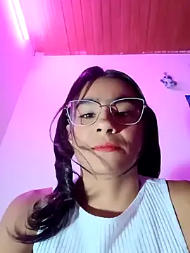 Snapshot of Leslly_ chatting on February 2, 2026, 10:58 am Leslly online show from February 2, 2026, 10:58 am