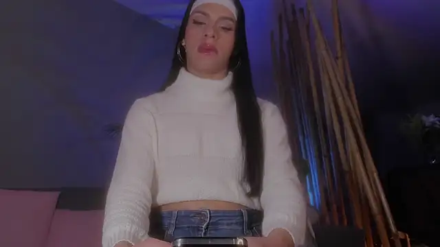 Snapshot of danna_v chatting on March 21, 2025, 8:17 am danna v online show from March 21, 2025, 8:17 am