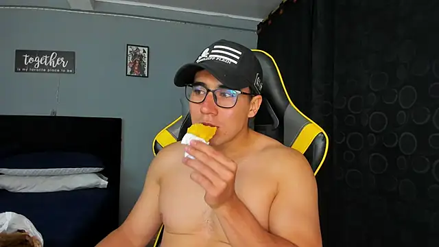 owengray2n online show from September 19, 2025, 2:15 am