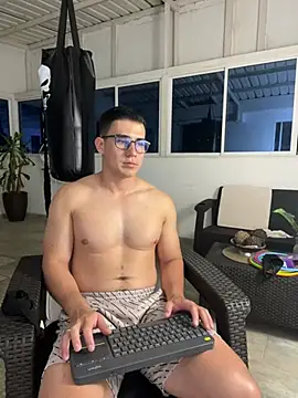 owengray2n online show from February 9, 2025, 1:22 am