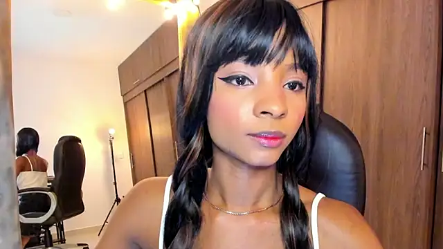 Snapshot of alikahouston4 chatting on February 25, 2025, 4:35 am alikahouston4 online show from February 25, 2025, 4:35 am