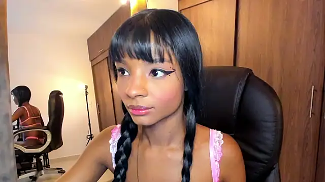 Snapshot of alikahouston4 chatting on February 10, 2025, 1:46 am alikahouston4 online show from February 10, 2025, 1:46 am