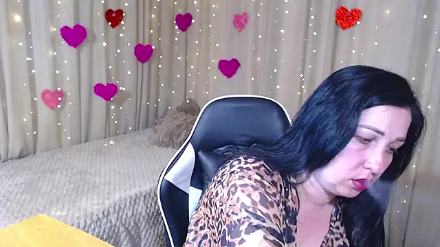 Snapshot of JillStevens chatting on April 16, 2026, 12:06 pm JillStevens online show from April 16, 2026, 12:06 pm