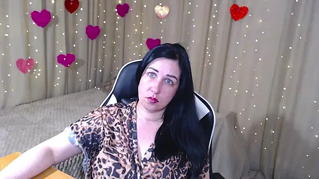Snapshot of JillStevens chatting on May 5, 2026, 3:53 am JillStevens online show from May 5, 2026, 3:53 am