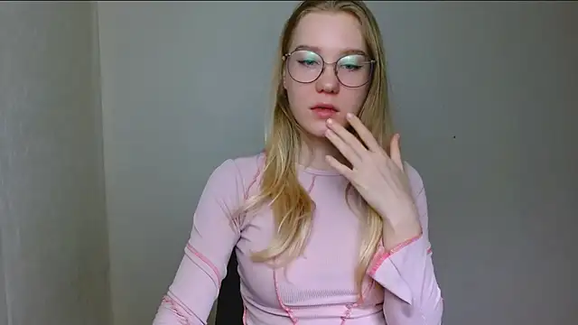 Snapshot of cindi_hot chatting on December 21, 2025, 12:29 pm cindi hot online show from December 21, 2025, 12:29 pm