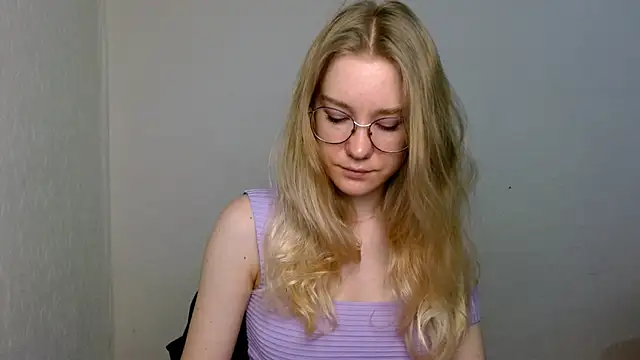 Snapshot of cindi_hot chatting on December 5, 2025, 10:14 am cindi hot online show from December 5, 2025, 10:14 am