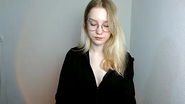 Snapshot of cindi_hot chatting on March 12, 2025, 9:34 am cindi hot online show from March 12, 2025, 9:34 am