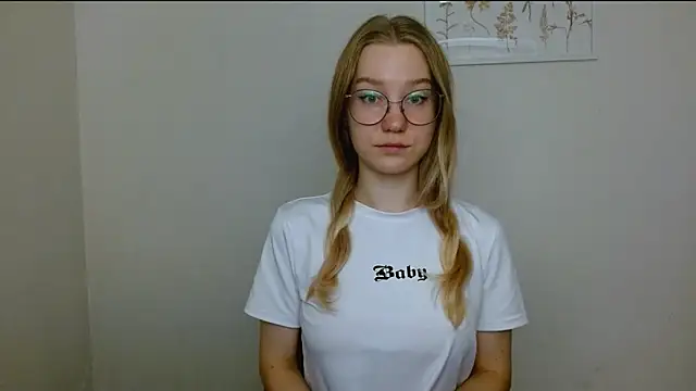 Snapshot of cindi_hot chatting on September 26, 2025, 9:05 am cindi hot online show from September 26, 2025, 9:05 am