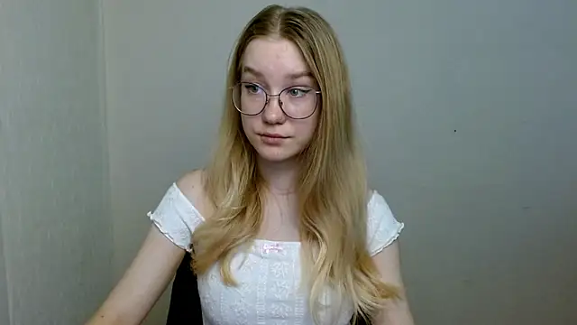 Snapshot of cindi_hot chatting on November 8, 2025, 10:41 am cindi hot online show from November 8, 2025, 10:41 am