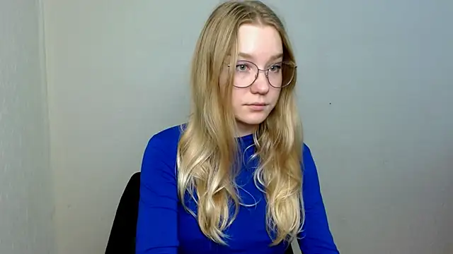 Snapshot of cindi_hot chatting on November 17, 2025, 11:25 am cindi hot online show from November 17, 2025, 11:25 am