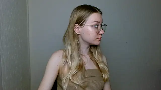 Snapshot of cindi_hot chatting on December 1, 2025, 10:16 am cindi hot online show from December 1, 2025, 10:16 am