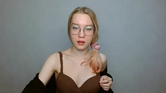 Snapshot of cindi_hot chatting on January 25, 2025, 11:55 am cindi hot online show from January 25, 2025, 11:55 am