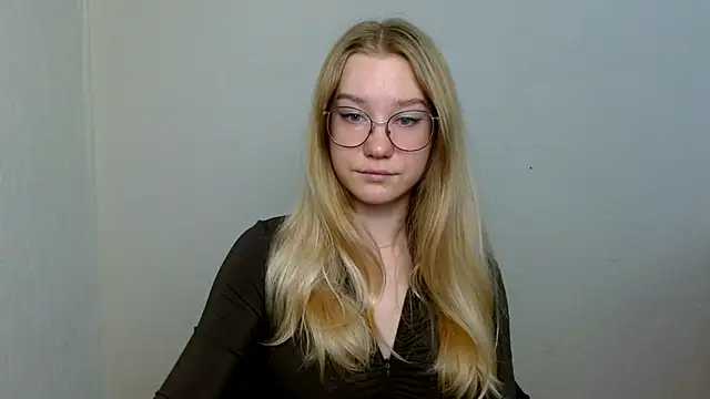 Snapshot of cindi_hot chatting on November 14, 2025, 10:19 am cindi hot online show from November 14, 2025, 10:19 am