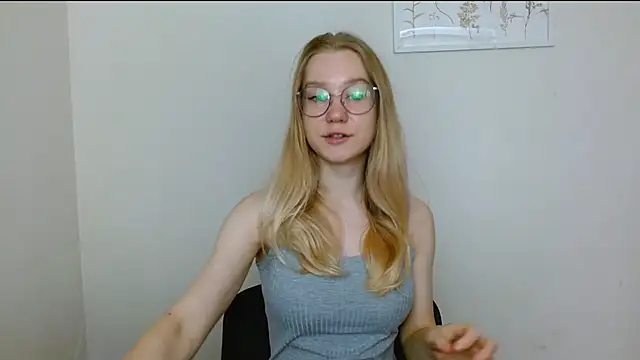 Snapshot of cindi_hot chatting on September 23, 2025, 8:21 am cindi hot online show from September 23, 2025, 8:21 am