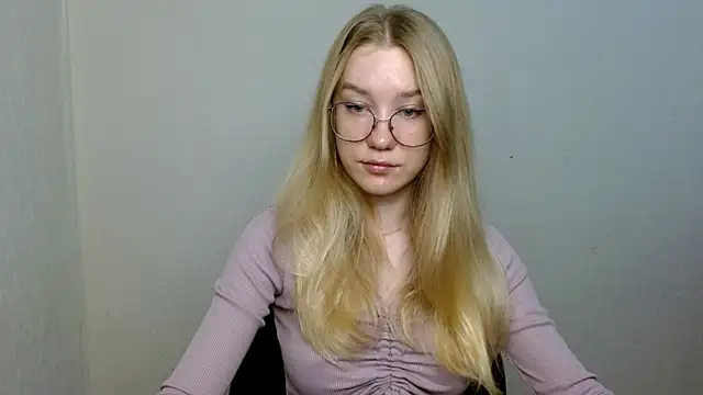 Snapshot of cindi_hot chatting on November 10, 2025, 8:41 am cindi hot online show from November 10, 2025, 8:41 am