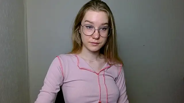 Snapshot of cindi_hot chatting on December 4, 2025, 11:09 am cindi hot online show from December 4, 2025, 11:09 am